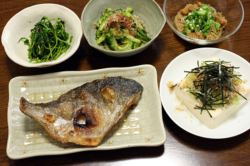 初めてかな 本つぼ鯛 を塩焼きで こんなの食べたよ