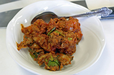 差し入れの鶏のピリ辛インド料理