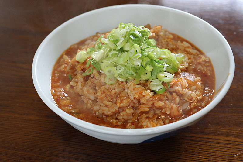 昼はチゲ風の辛い鍋のスープで 雑炊 こんなの食べたよ