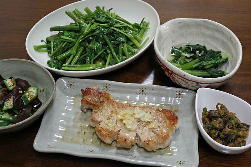 シーズンに一度は食べたい「空芯菜のニンニク炒め」: こんなの食べたよ