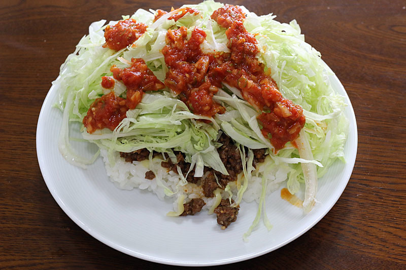 レタスを食べる切るために タコライスチーズヤサイ こんなの食べたよ