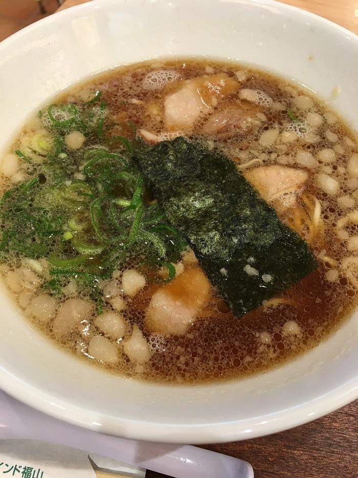 山陽道の福山ｓａで 尾道ラーメン こんなの食べたよ